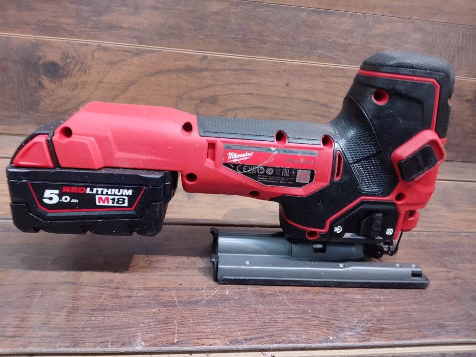 Milwaukee M18 FBJS wyrzynarka z baterią 5ah