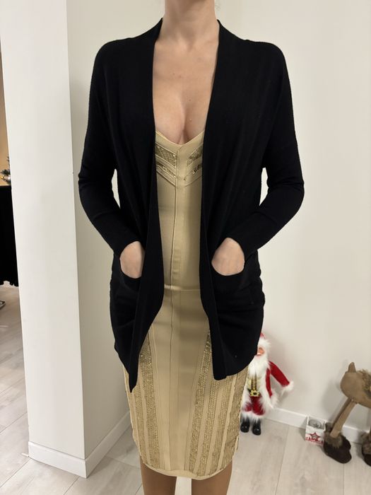 Czarny kardigan z kieszeniami