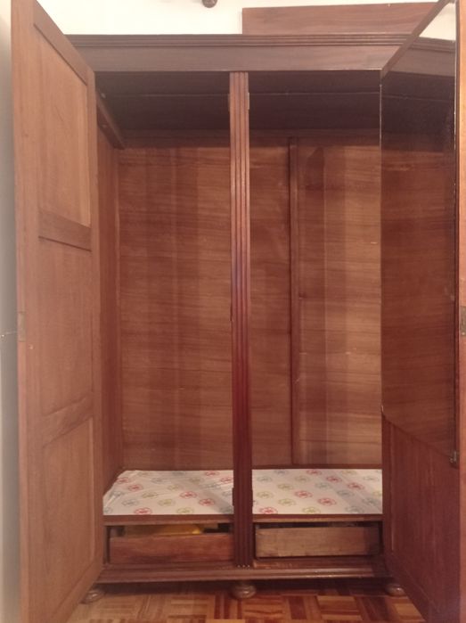 Guarda fatos - antigo