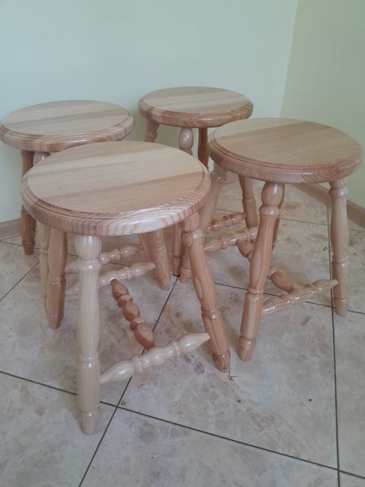 Стільці з ясена.