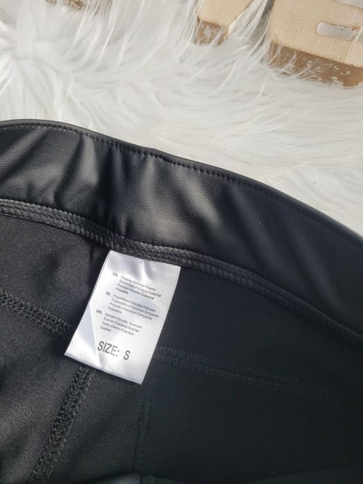 Czarne spodnie eko skóra spodnie skórzane