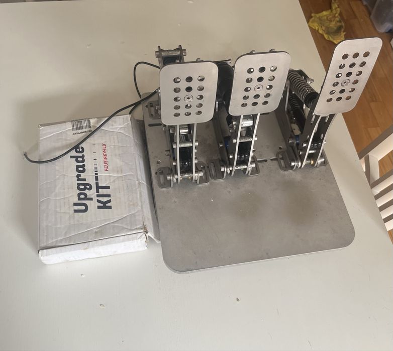Pedaiis simracing Heusinkveld Ultimate Plus (com base incluida
