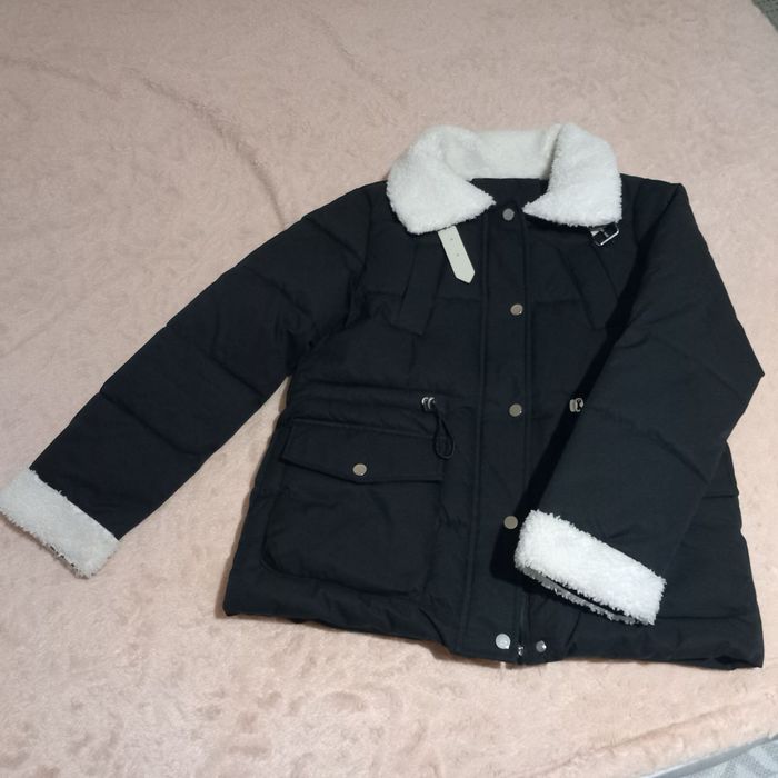 Жіноча куртка розмір М