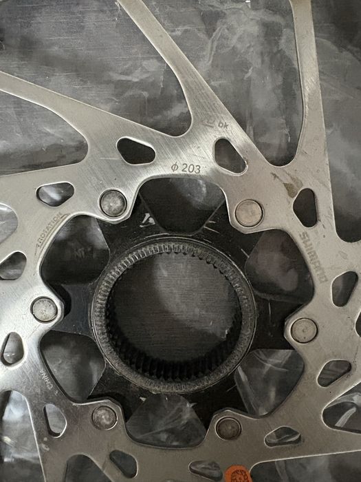 3 discos shimano center lock