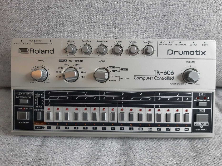 Automat perkusyjny Roland TR-606 Drumatix po serwisie 1983 r.