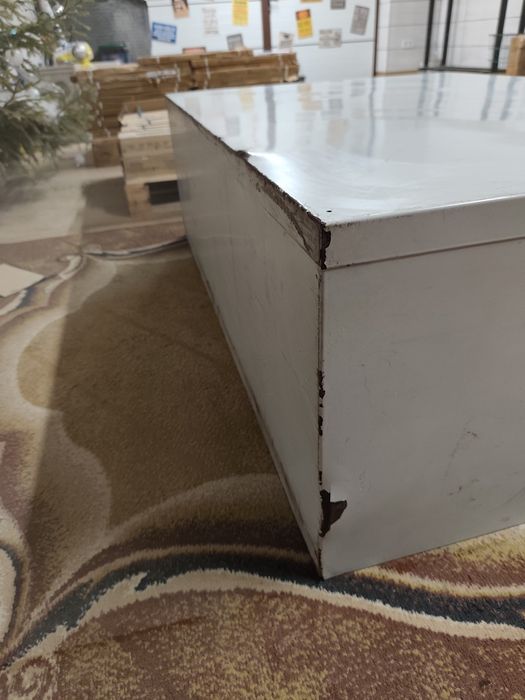 Szafka na mapy, plany, projekty, narzędzia itp.