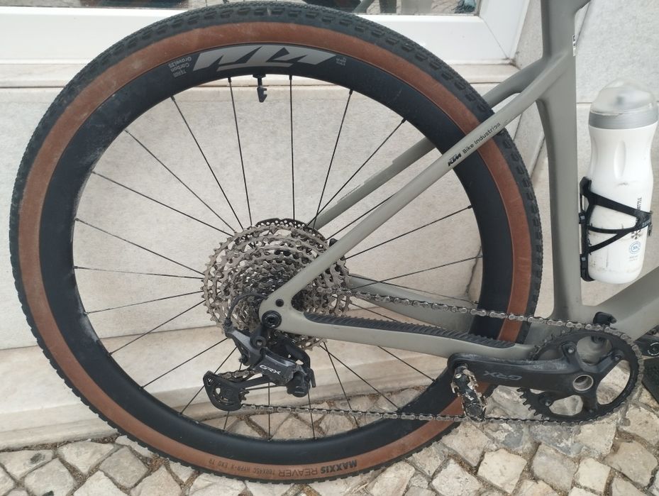 KTM Gravelator C/Rodas em Carbono