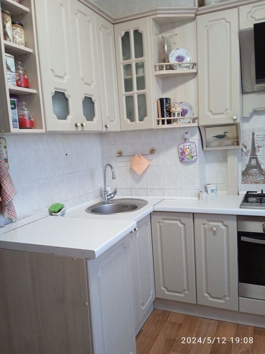 Продам  4-х комнатную квартиру ,на Таврическом , в м.Херсон