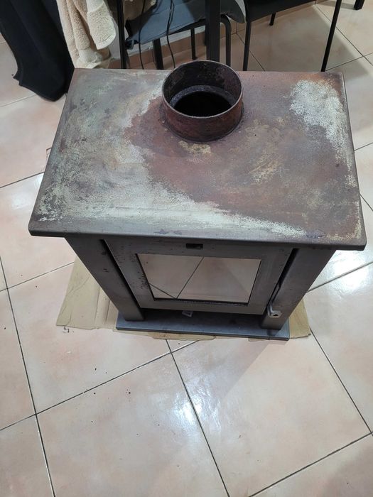 Salamandra a Lenha 6.8kW – Design Moderno e Alta Eficiência