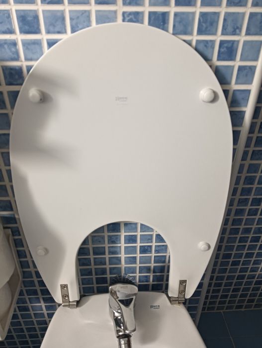 Bidé com tampa da Roca