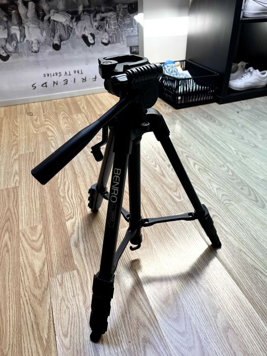 Tripé p/ máquina fotográfia BENRO