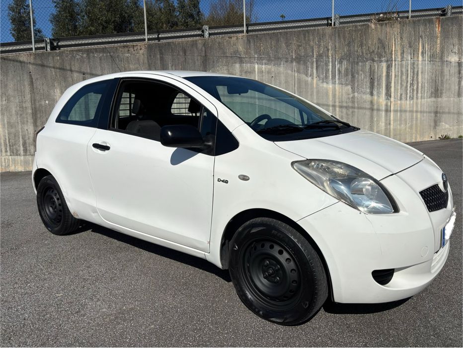 Toyota Yaris 1.4 comercial
