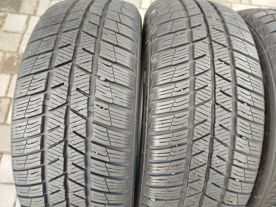 Зимова резина 205/55/16 DEBICA