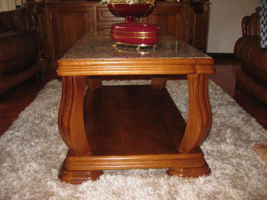 Mesa para sala em Granito de Monção e Carvalho