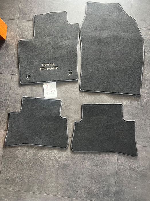 Dywaniki oryginalne Toyota C-HR 2020
