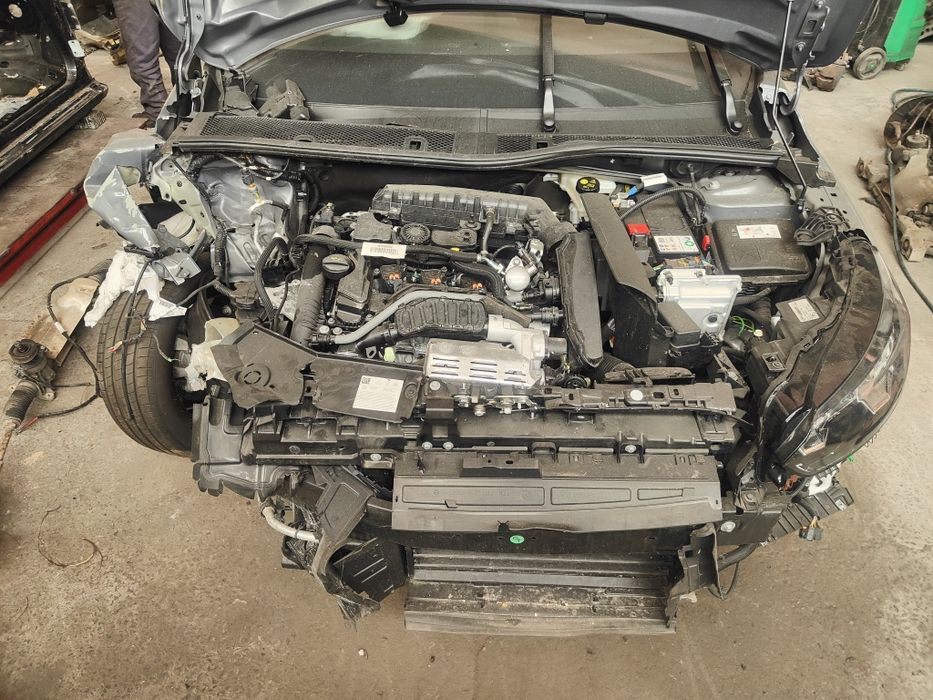 Peugeot 208 hybrid  salvado