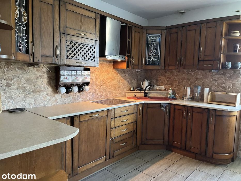 Sprzedam dom z możliwą działalnością pod wynajem turystyczny -Krzeszów