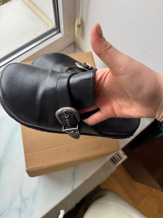 Жіночі клоги ,чорного кольору