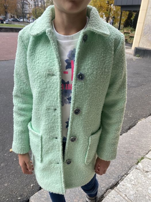 Пальто на дівчинку