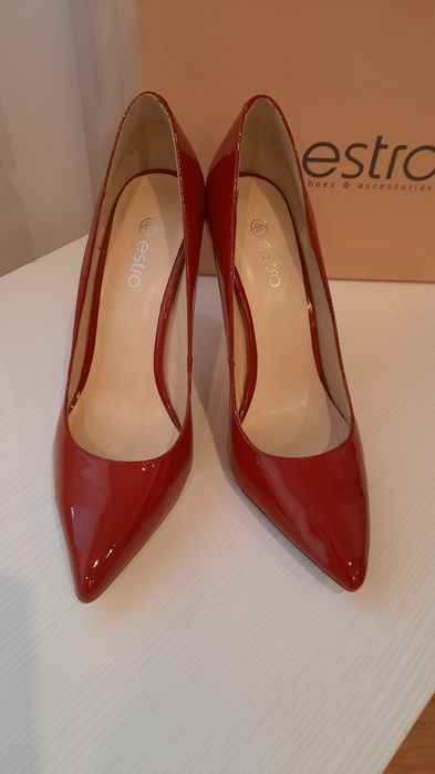 Червоні лакові туфлі Estro 38 розміру
