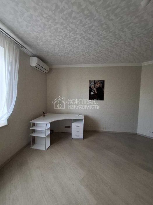 Продається будинок 307 м2, з бомбосховищем, м. Студентська