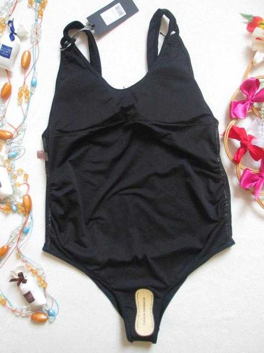 Слитный черный купальник для беременных Mela London.