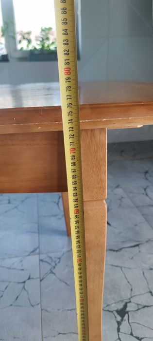 Продам б/у стол деревянный, раздвижной, натуральное дерево,дуб.