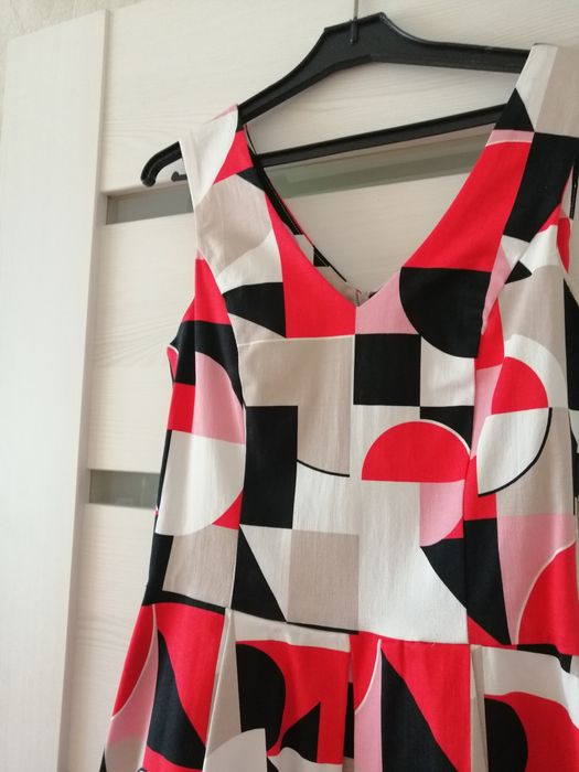 Sukienka retro vintage geometric wzór geometryczny top secret wesele l