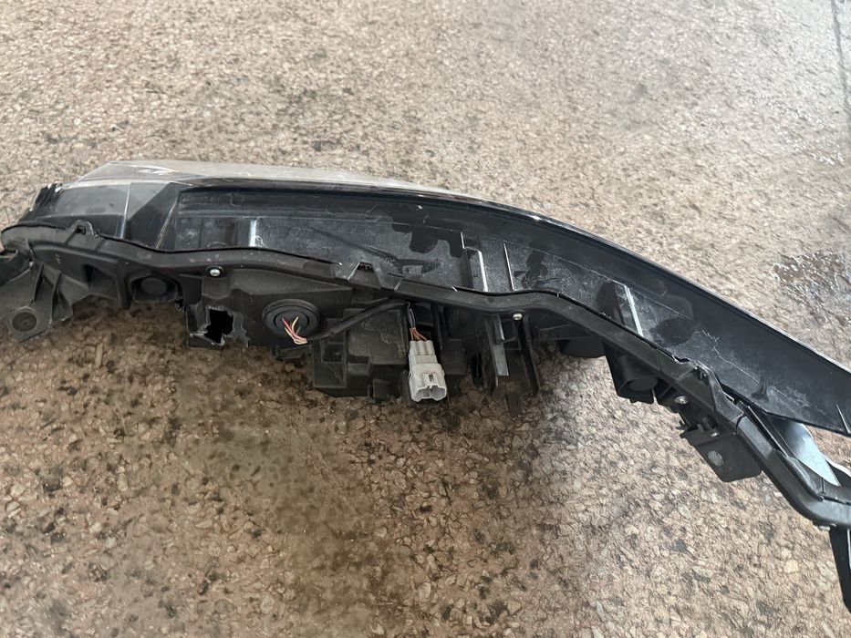 Фари на Ніссан Рог Т33