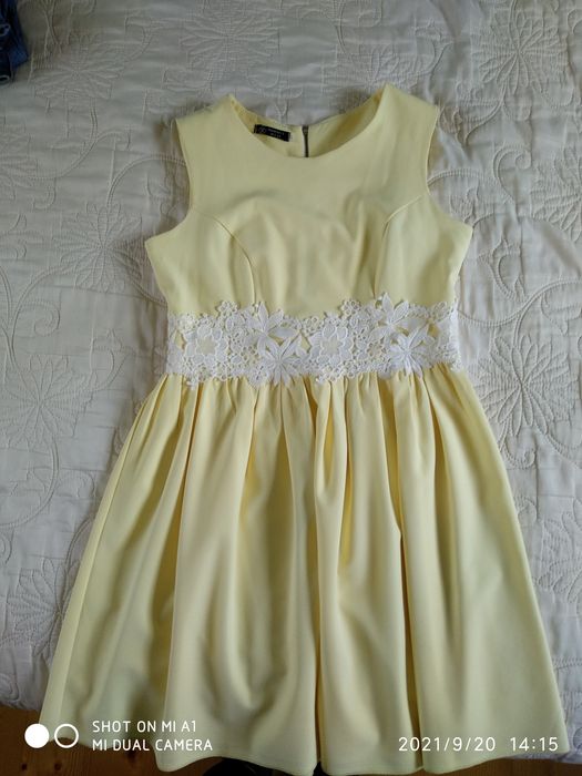 В продажі нарядне плаття