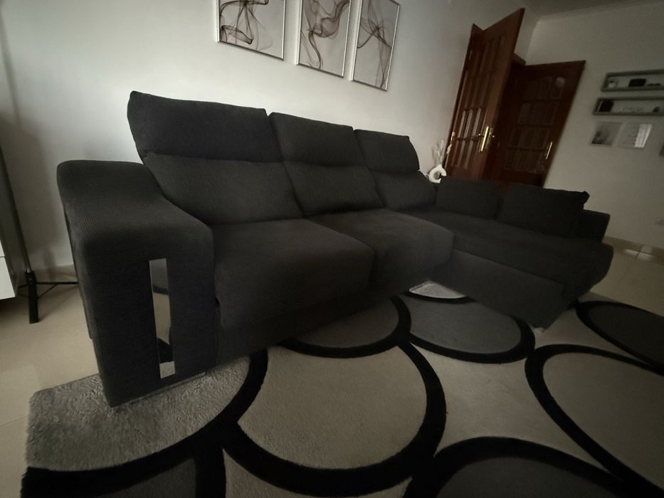 Sofá chaise com arrumação e 2 bancos