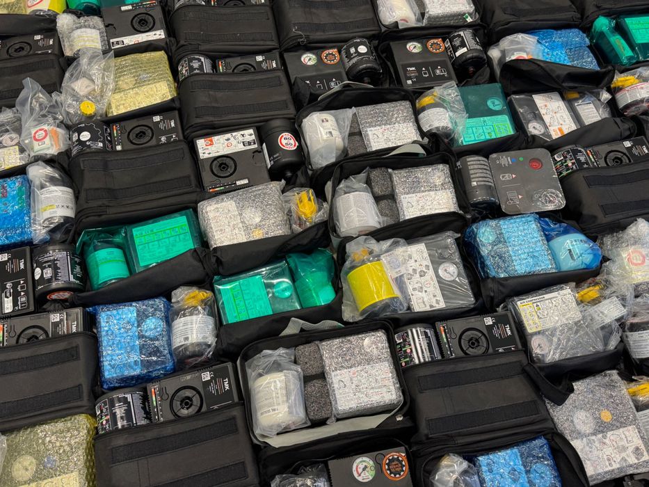 Автомобільний компресор з герметиком та сумкою | Ремкомплект для шин