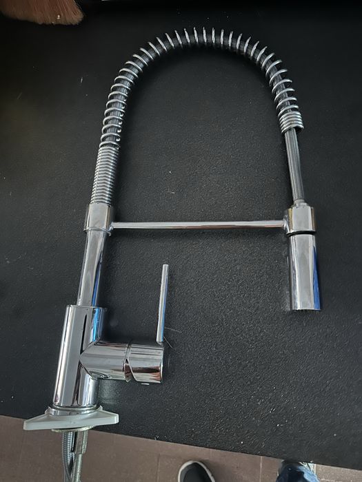 Torneira misturadora para cozinha estado impecavel pouco uso .