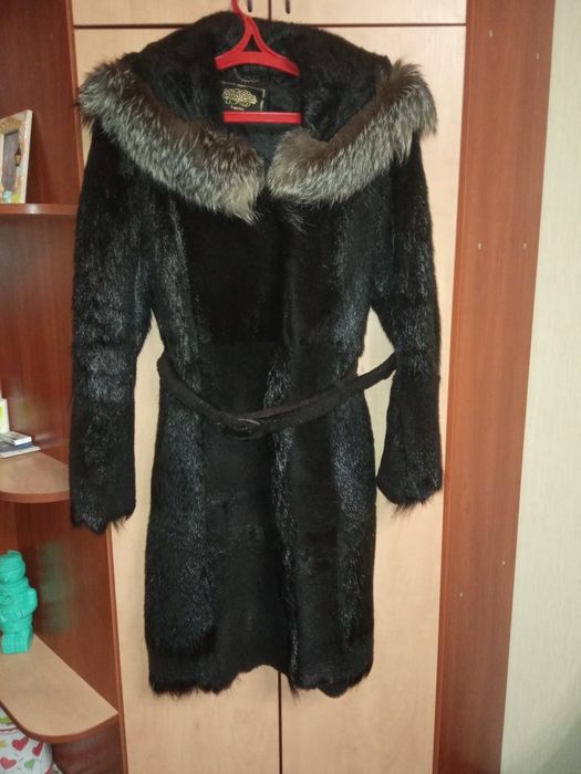 Продам шубу (нутрия)