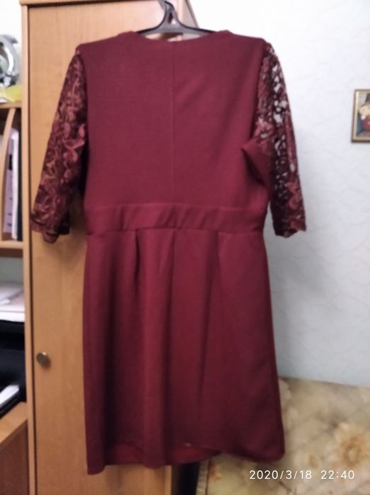 Платье женское цвет спелая вишня