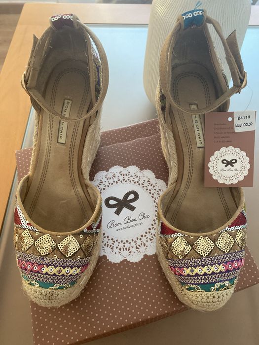 Sandálias Bom Bon Chic