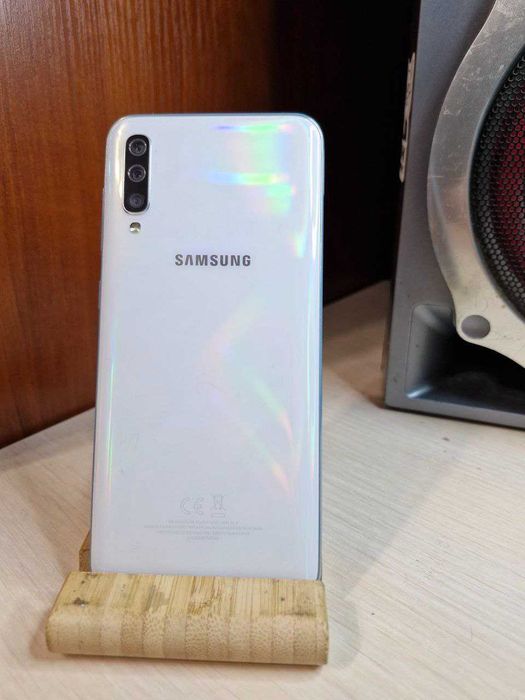 Смартфон Samsung Galaxy A50 4/128 Білий Android 11 ідеал