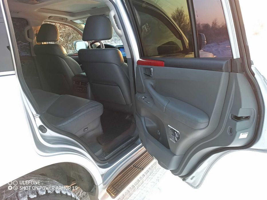 продам Лексус 570