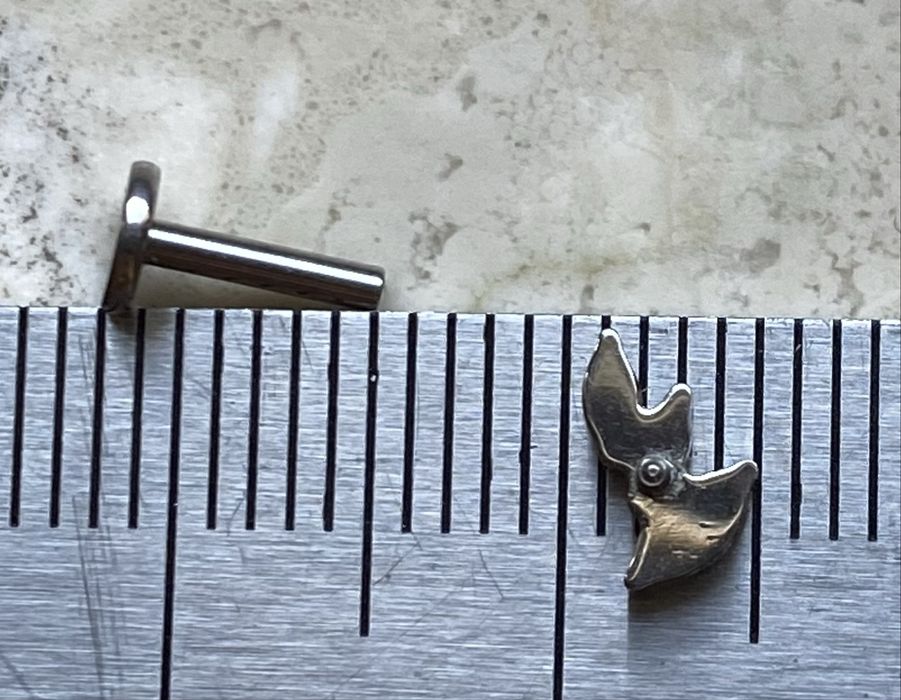 Labret kolczyk 6 mm unisex piercing 16 G Tytan