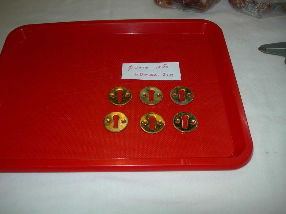 Entradas de fechaduras. (Espelhos).