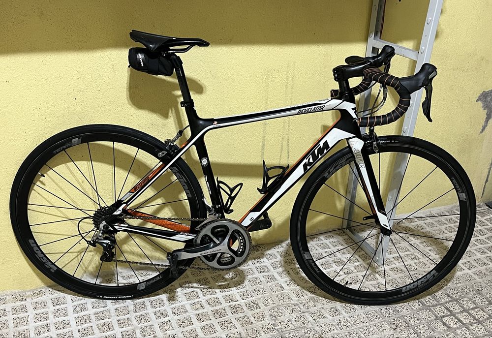 KTM Revelator Prime. Carbono.
