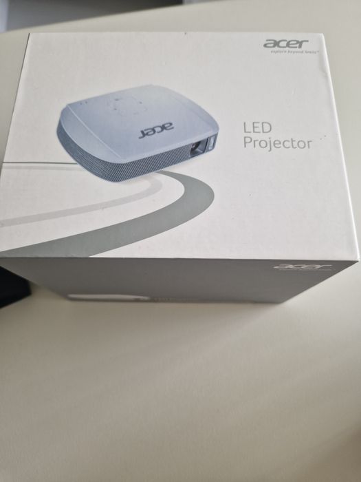 Projector Acer semi novo