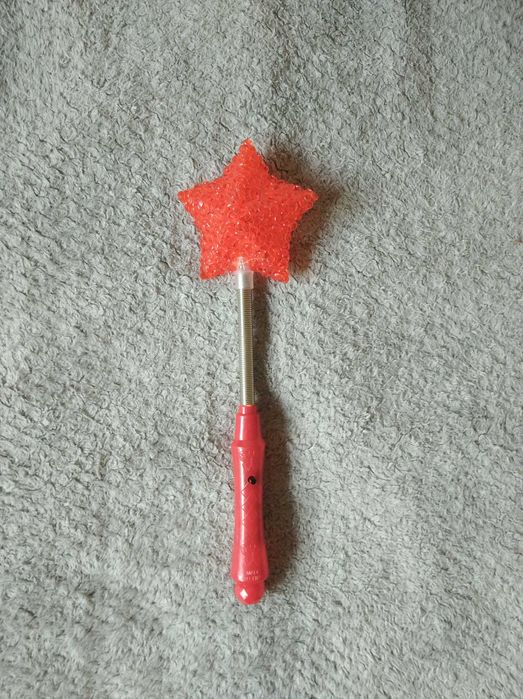 Czerwona gwiazdka świecąca