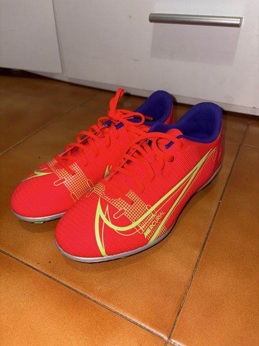 Vendo chuteiras Novas