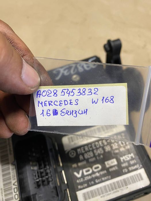 Блок керування двигуном компʼютер Mercedes-Benz A-Class W168 A160 1.6 бензин A0285453832
