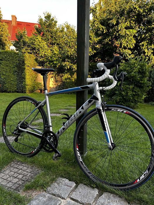 Rower szosowy kolarzówka Unibike
