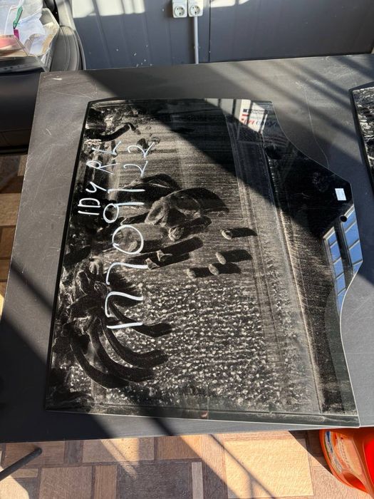 Скло Volkswagen ID 4