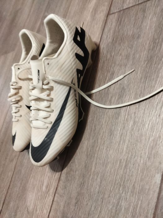 Sprzedam korki piłkarskie Nike  rozmiar 44,5