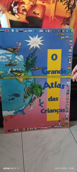 Livro gigante Atlas do Mundo