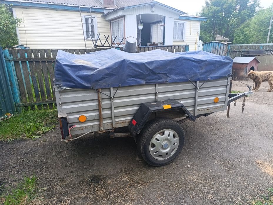 Легковий причіп в гарному стані